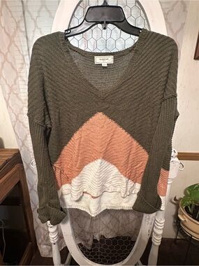 No Comment Olive V-Neck Chevron Sweater with Peach & Cream Panels